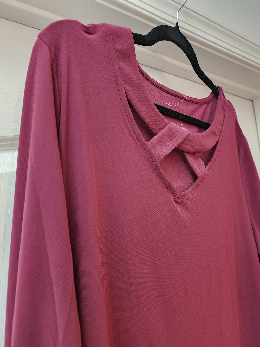 NWT Women's Long Sleeve V-Neck Twist Front Top - Rose- XL